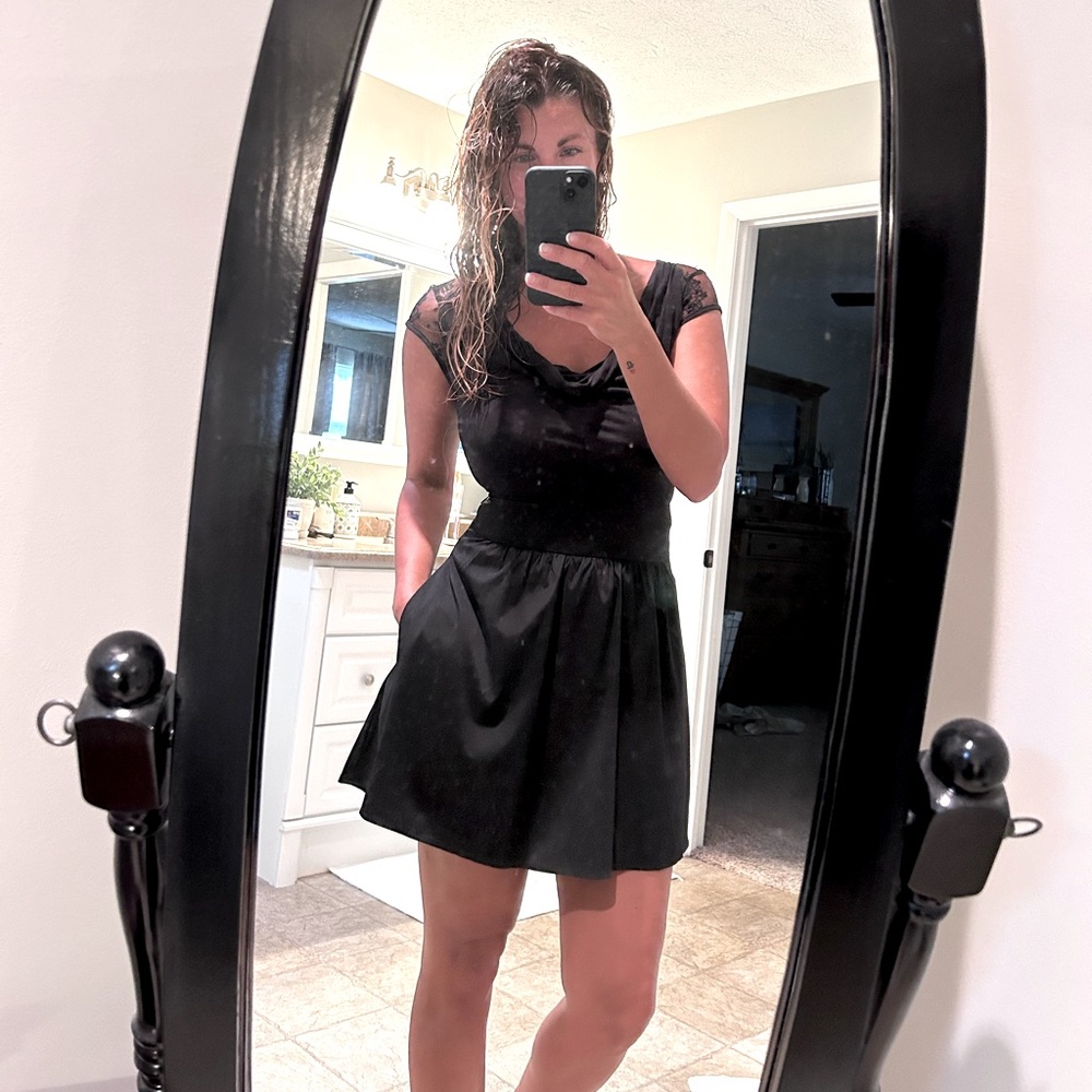 Express cocktail dress with pockets